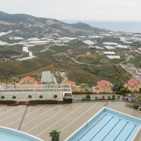 Gold City Flat 2+1 With Free Aqua Park Apartamento Alanya